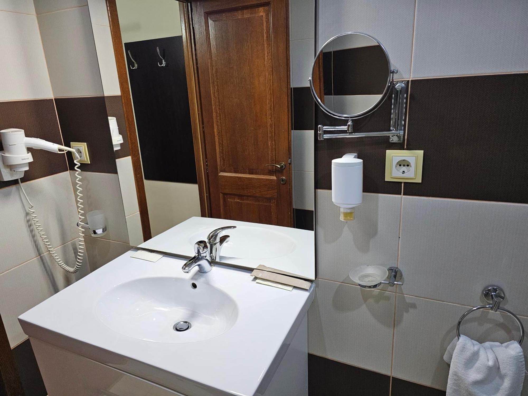 Pensiune Heavens Braila Ngoại thất bức ảnh